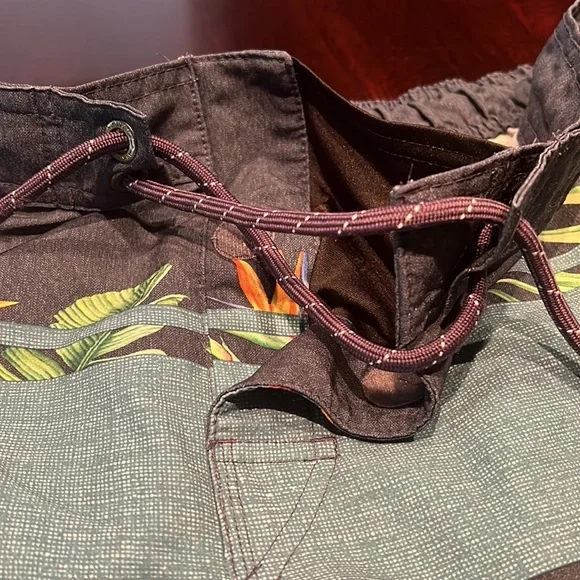 Airwalk hybrid shorts Size Medium - Picture 7 of 10